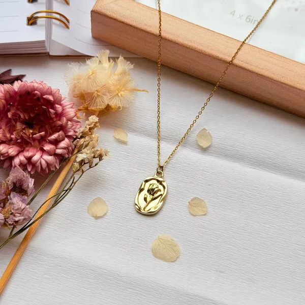 Golden_Anti_Tarnish_Rose_Locket